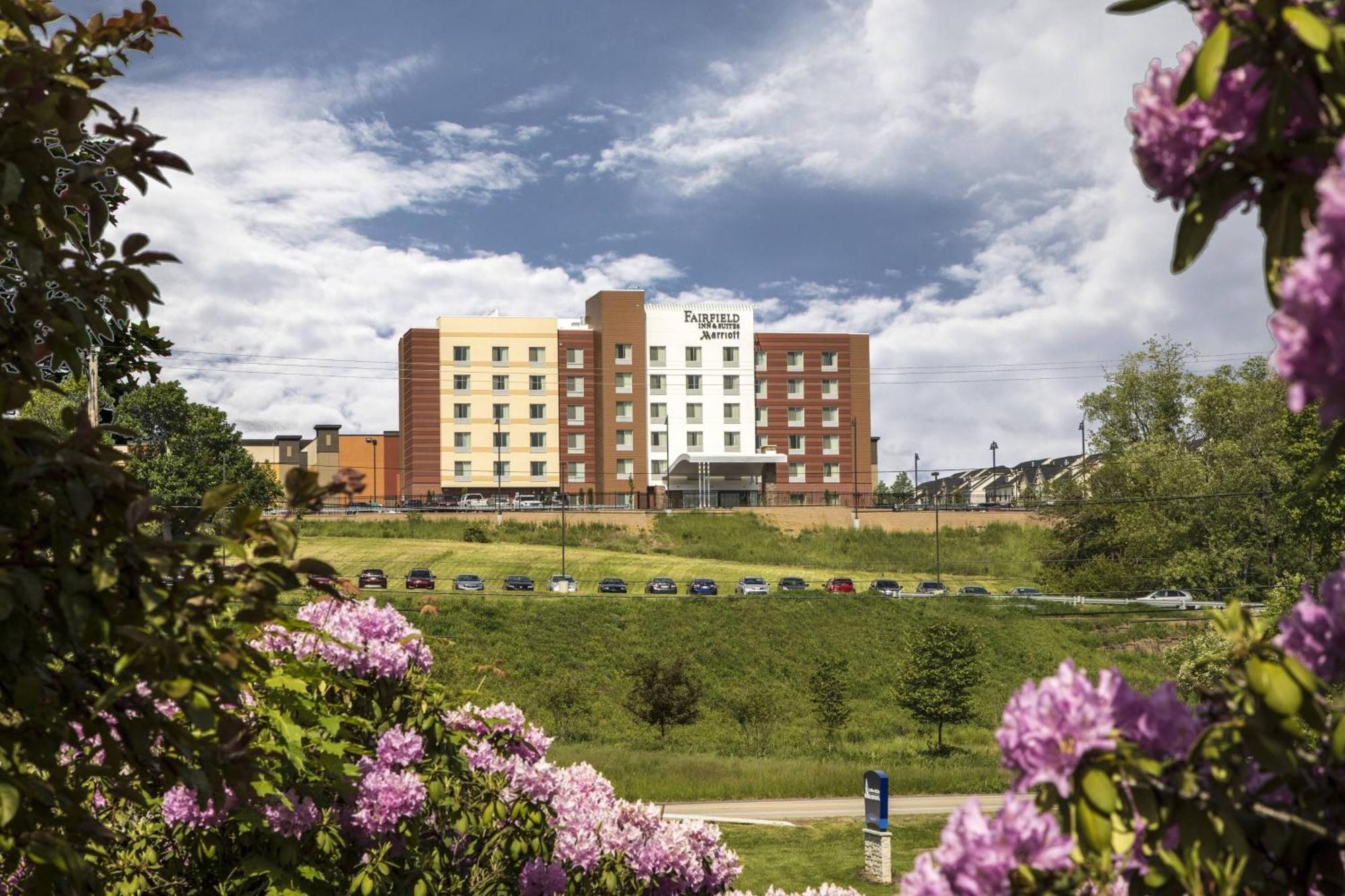 Fairfield Inn & Suites By Marriott Pittsburgh North/Mccandless Crossing McCandless Township Exteriör bild